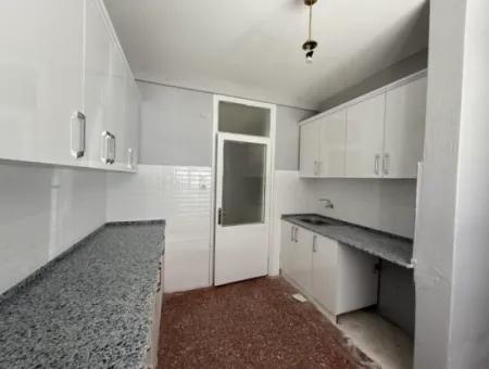 Karabağlar Sarıyer Mahallesinde Geniş Ve Kullanışlı 3+1 Satılık Daire