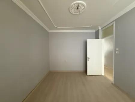 Karabağlar Sarıyer Mahallesinde Geniş Ve Kullanışlı 3+1 Satılık Daire