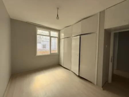 Karabağlar Sarıyer Mahallesinde Geniş Ve Kullanışlı 3+1 Satılık Daire
