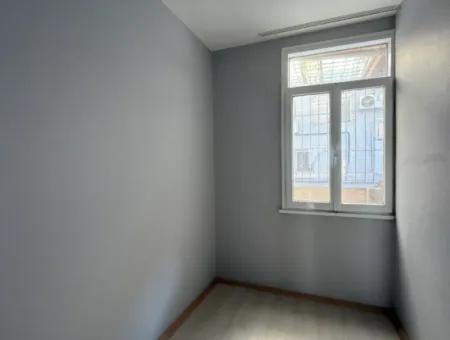 Karabağlar Sarıyer Mahallesinde Geniş Ve Kullanışlı 3+1 Satılık Daire