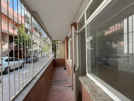 Karabağlar Sarıyer Mahallesinde Geniş Ve Kullanışlı 3+1 Satılık Daire