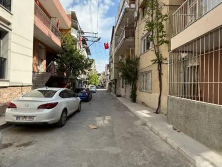 Karabağlar Sarıyer Mahallesinde Geniş Ve Kullanışlı 3+1 Satılık Daire