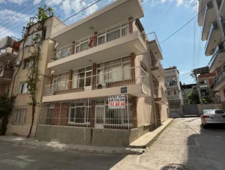 Karabağlar Sarıyer Mahallesinde Geniş Ve Kullanışlı 3+1 Satılık Daire