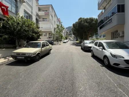 Balçova Teleferik Mahallesinde Manzaralı, Ferah Ve Kullanışlı 3+1 Daire