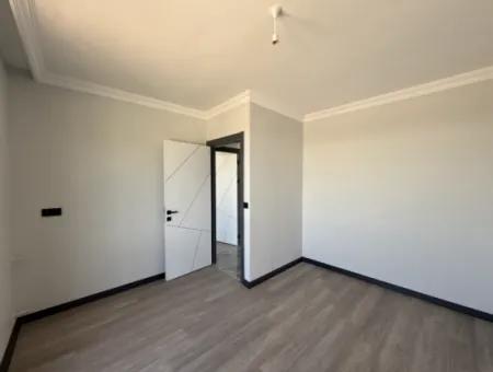 Camiikebir Mahallesi'nde Müstakil Girişli, Geniş Bahçeli, Lüks Mimarili Satılık Villa