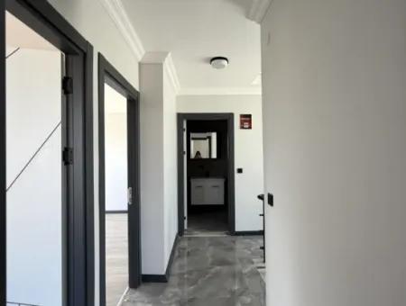 Camiikebir Mahallesi'nde Müstakil Girişli, Geniş Bahçeli, Lüks Mimarili Satılık Villa