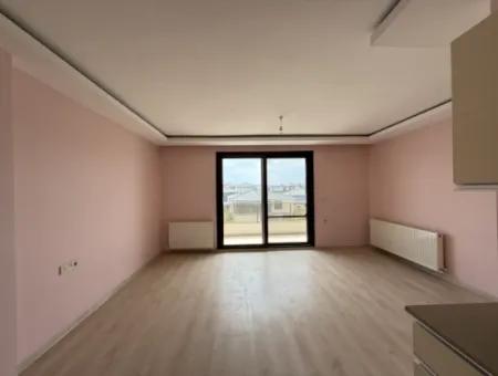 Seferihisar Tapu Dairesi Üzerinde, Ana Cadde Üzeri Kiralık Ofis – Kaçırılmayacak Lokasyon!