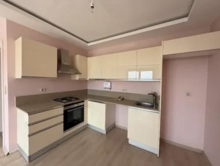 Seferihisar Tapu Dairesi Üzerinde, Ana Cadde Üzeri Kiralık Ofis – Kaçırılmayacak Lokasyon!