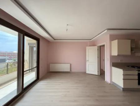 Seferihisar Tapu Dairesi Üzerinde, Ana Cadde Üzeri Kiralık Ofis – Kaçırılmayacak Lokasyon!