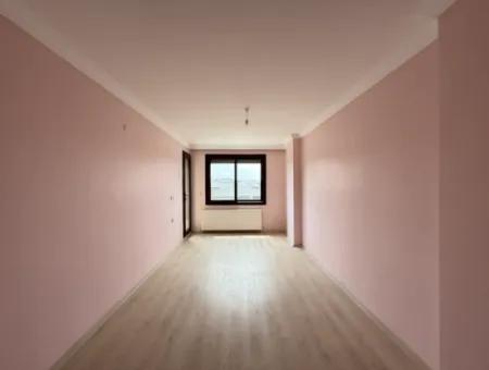 Seferihisar Tapu Dairesi Üzerinde, Ana Cadde Üzeri Kiralık Ofis – Kaçırılmayacak Lokasyon!