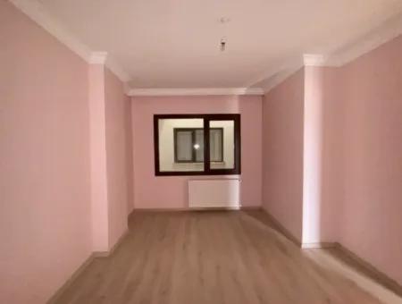 Seferihisar Tapu Dairesi Üzerinde, Ana Cadde Üzeri Kiralık Ofis – Kaçırılmayacak Lokasyon!