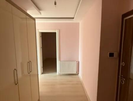 Seferihisar Tapu Dairesi Üzerinde, Ana Cadde Üzeri Kiralık Ofis – Kaçırılmayacak Lokasyon!