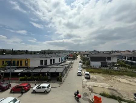 Seferihisar Tapu Dairesi Üzerinde, Ana Cadde Üzeri Kiralık Ofis – Kaçırılmayacak Lokasyon!