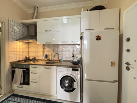 Seferihisar Çolak İbrahim Bey Mahallesinde Satılık 1+1 Eşyalı Daire