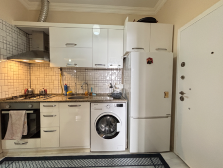 Seferihisar Çolak İbrahim Bey Mahallesinde Satılık 1+1 Eşyalı Daire