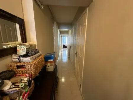 Küçükyalı'da Cadde Üzeri 3+1 100 M2 Arakat Masrafsız Asansörlü Daire