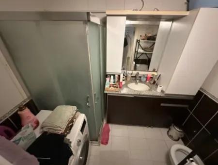 Küçükyalı'da Cadde Üzeri 3+1 100 M2 Arakat Masrafsız Asansörlü Daire