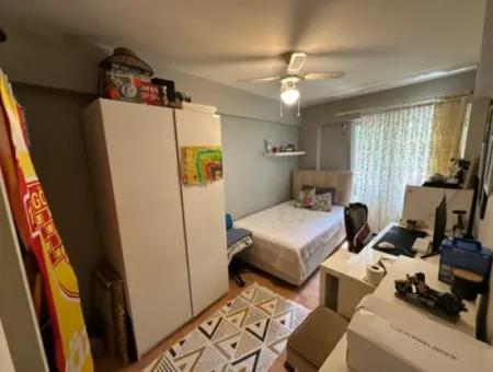 Küçükyalı'da Cadde Üzeri 3+1 100 M2 Arakat Masrafsız Asansörlü Daire