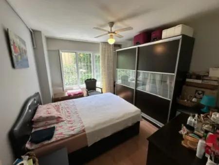 Küçükyalı'da Cadde Üzeri 3+1 100 M2 Arakat Masrafsız Asansörlü Daire