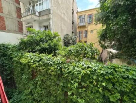 Küçükyalı'da Cadde Üzeri 3+1 100 M2 Arakat Masrafsız Asansörlü Daire