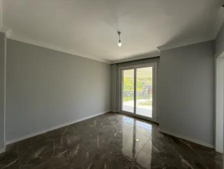 Seferihisar Akarca’da Denize Yürüme Mesafesinde, Geniş Bahçeli, Deniz Manzaralı Lüks Villa!