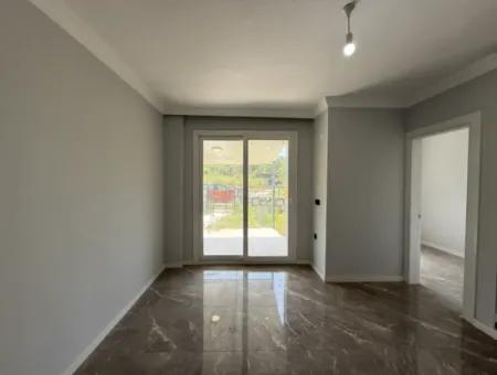 Seferihisar Akarca’da Denize Yürüme Mesafesinde, Geniş Bahçeli, Deniz Manzaralı Lüks Villa!