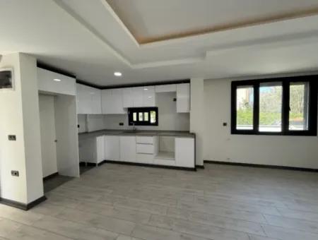 Seferihisar Hıdırlık Mahallesi’nde 3+1 Bahçeli, Yerden Isıtmalı, Sıfır Villa!