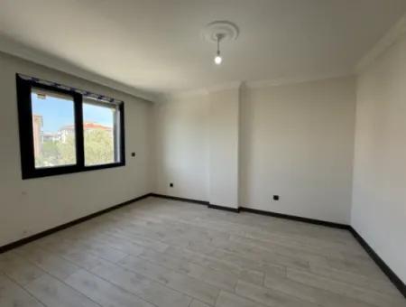 Seferihisar Hıdırlık Mahallesi’nde 3+1 Bahçeli, Yerden Isıtmalı, Sıfır Villa!