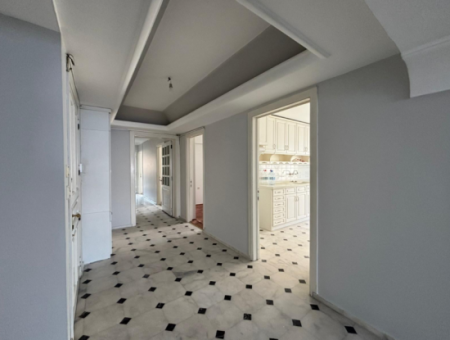 Mithatpaşa   Göztepede   4+1  220M2  7.Kat Kiralık Yalı Dairesi