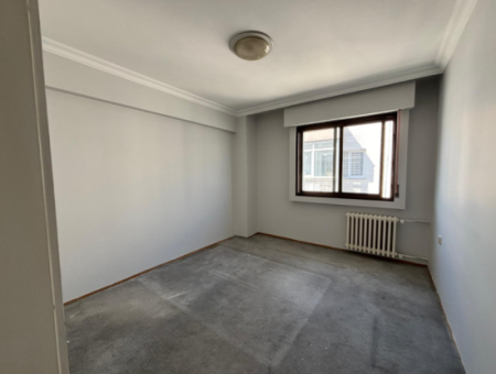 Mithatpaşa   Göztepede   4+1  220M2  7.Kat Kiralık Yalı Dairesi