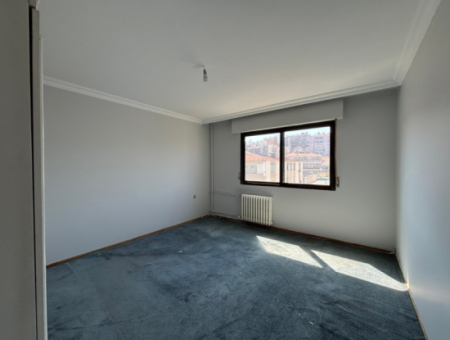 Mithatpaşa   Göztepede   4+1  220M2  7.Kat Kiralık Yalı Dairesi