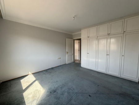 Mithatpaşa   Göztepede   4+1  220M2  7.Kat Kiralık Yalı Dairesi