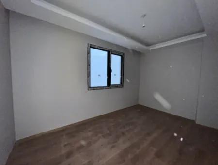 Seferihisar Çolakibrahimbey Mahallesi'nde, Yeni Binada Sıfır 3+1 Daire