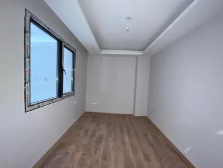 Seferihisar Çolakibrahimbey Mahallesi'nde, Yeni Binada Sıfır 3+1 Daire