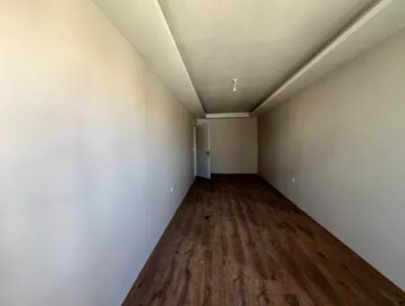 Seferihisar Çolakibrahimbey Mahallesi'nde, Yeni Binada Sıfır 3+1 Daire