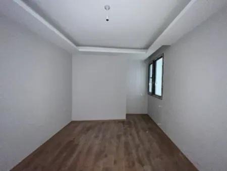 Seferihisar Çolakibrahimbey Mahallesi'nde, Yeni Binada Sıfır 3+1 Daire