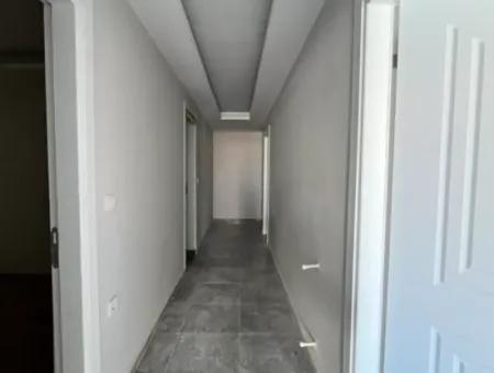 Seferihisar Çolakibrahimbey Mahallesi'nde, Yeni Binada Sıfır 3+1 Daire