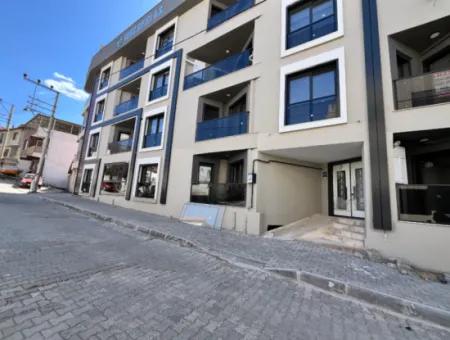 Seferihisar Çolakibrahimbey Mahallesi'nde, Yeni Binada Sıfır 3+1 Daire