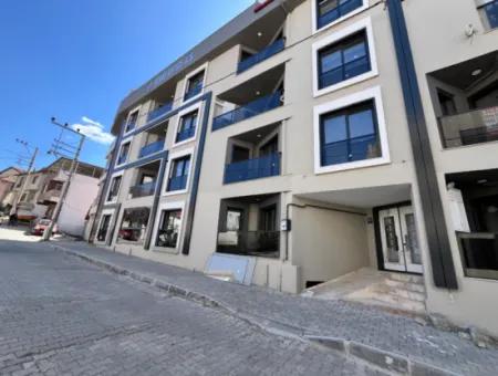Seferihisar Çolakibrahimbey Mahallesi'nde, Yeni Binada Sıfır 3+1 Daire