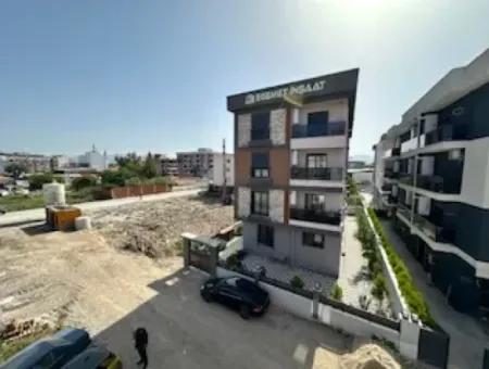 Menemen Seyrekte Yeni Binada Asansörlü Arakat Köşe Asansörlü Daire