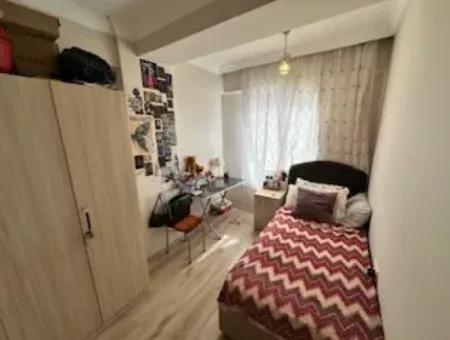 Menemen Seyrekte Yeni Binada Asansörlü Arakat Köşe Asansörlü Daire