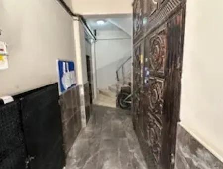 Menemen Seyrekte Yeni Binada Asansörlü Arakat Köşe Asansörlü Daire