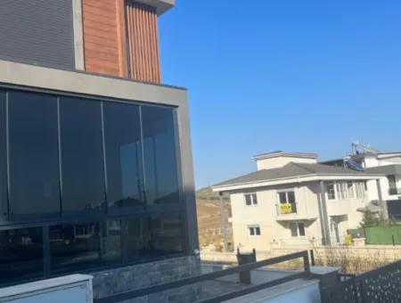 Seferihisar Akarca’da Deniz Ve Doğa Manzaralı Satılık Dubleks Villa