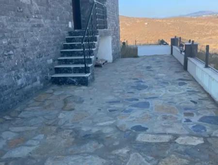 Seferihisar Akarca’da Deniz Ve Doğa Manzaralı Satılık Dubleks Villa