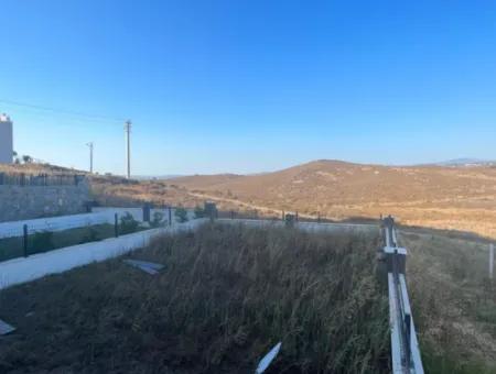 Seferihisar Akarca’da Deniz Ve Doğa Manzaralı Satılık Dubleks Villa