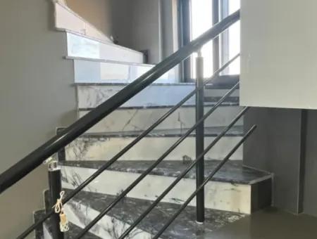 Seferihisar Akarca’da Deniz Ve Doğa Manzaralı Satılık Dubleks Villa