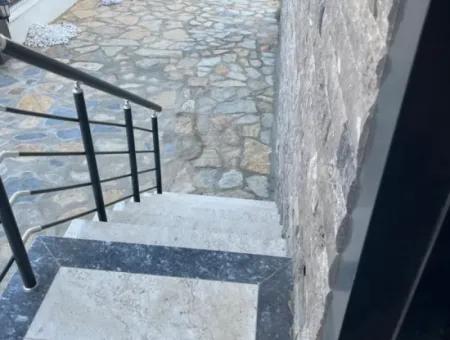 Seferihisar Akarca’da Deniz Ve Doğa Manzaralı Satılık Dubleks Villa