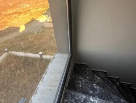 Seferihisar Akarca’da Deniz Ve Doğa Manzaralı Satılık Dubleks Villa
