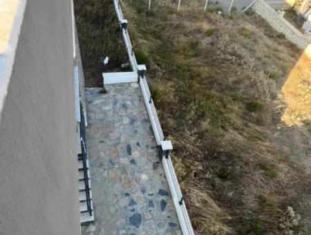 Seferihisar Akarca’da Deniz Ve Doğa Manzaralı Satılık Dubleks Villa