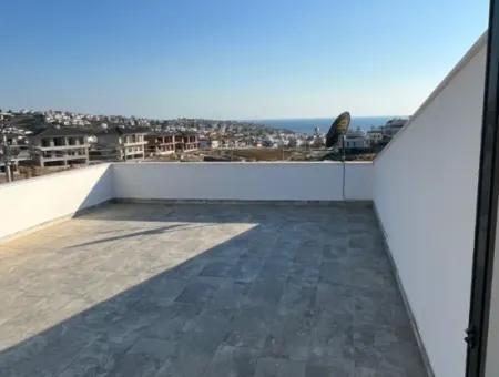 Seferihisar Akarca’da Deniz Ve Doğa Manzaralı Satılık Dubleks Villa
